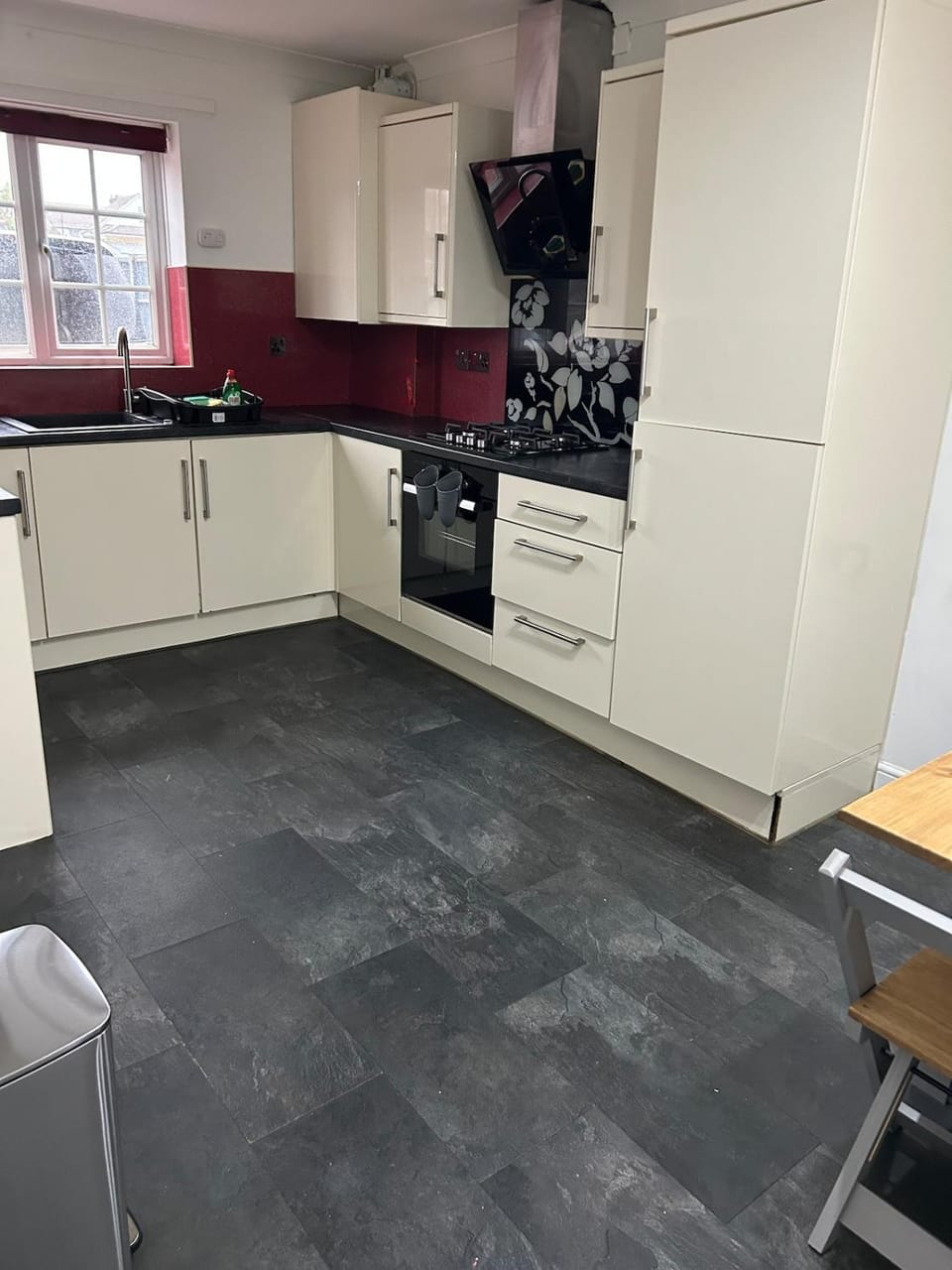 Spacious 4-Bed Stay Ensuite Rooms Sleeps 9 House in Gosport