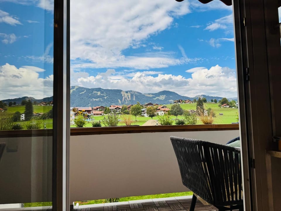Spring, Day, Natural landscape, View (from property/room), Balcony/Terrace, Mountain view