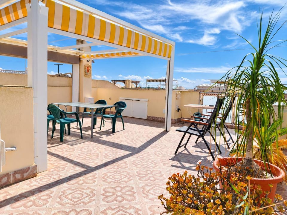 Upper-floor bungalow with private solarium and community pool in San Luis Apartment in Vega Baja del Segura