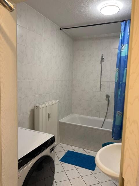 Shower, Toilet, Bathroom, Bath