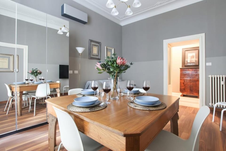 HACCA Collection - Central Milan Elegant Period 2BR 2 Baths Apartment in Milan