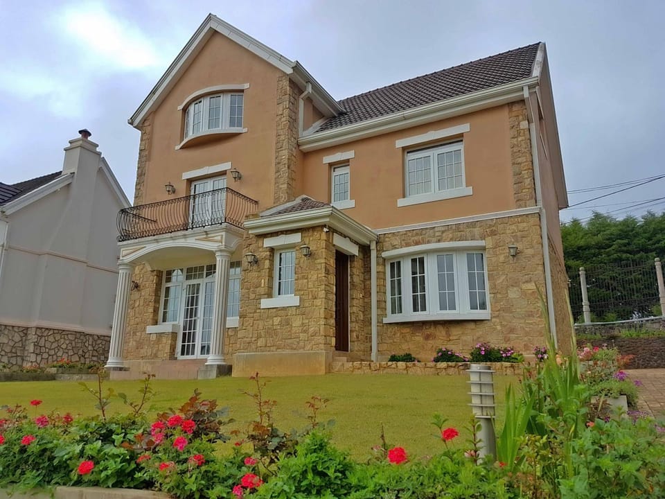 Property building, Garden, On site