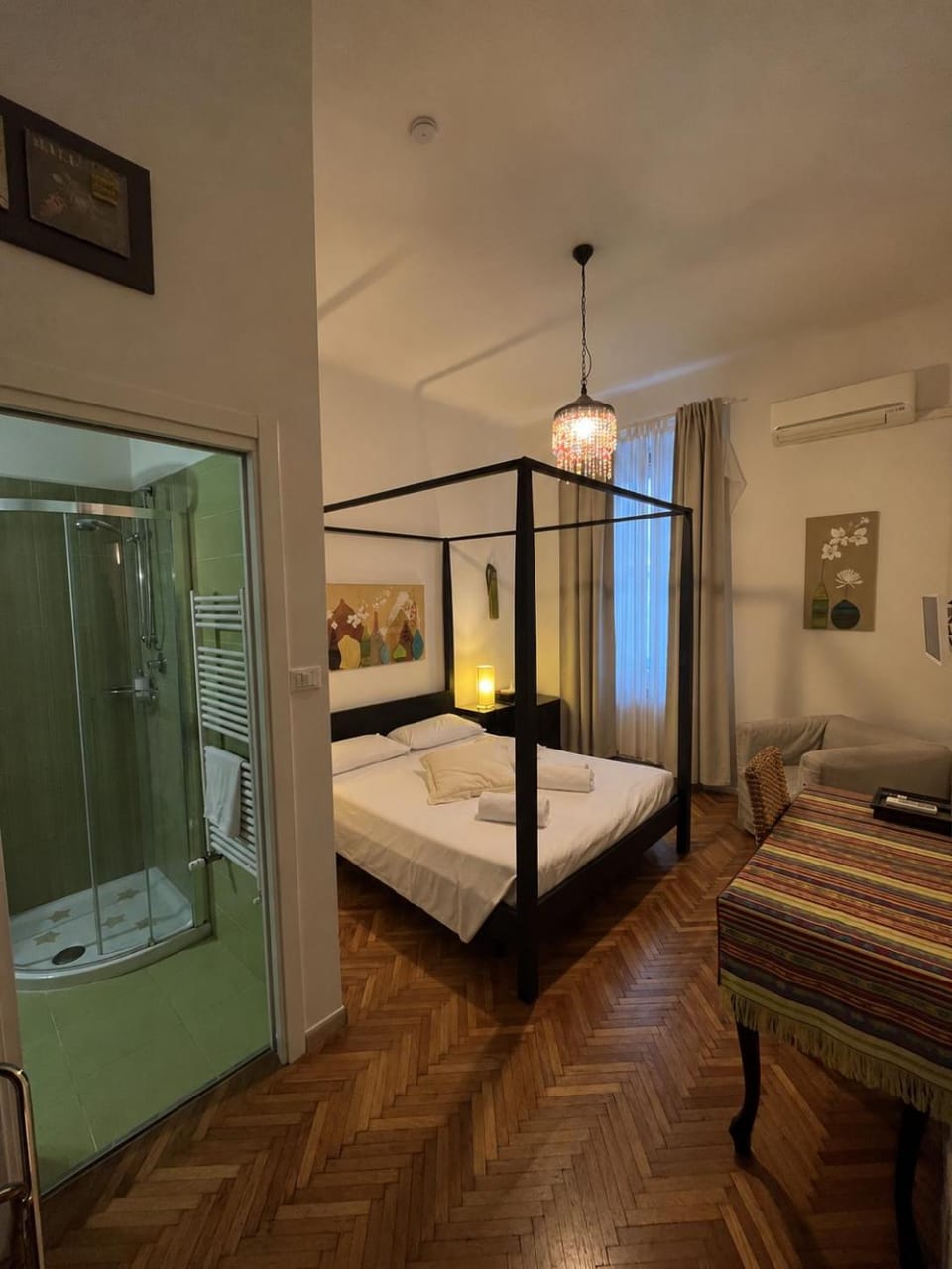 Bathroom, Bedroom, air conditioner
