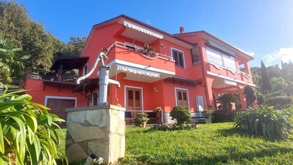 Villa Giraluna House in Campania