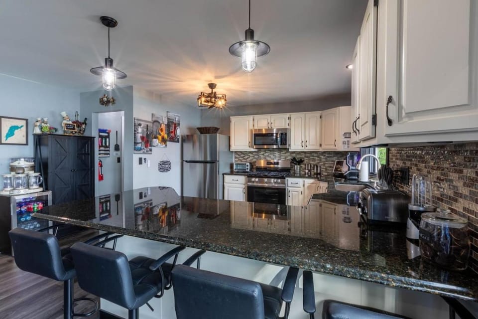 Lewiston 6 Bedroom Lakefront with Beach Retreat House in Albert