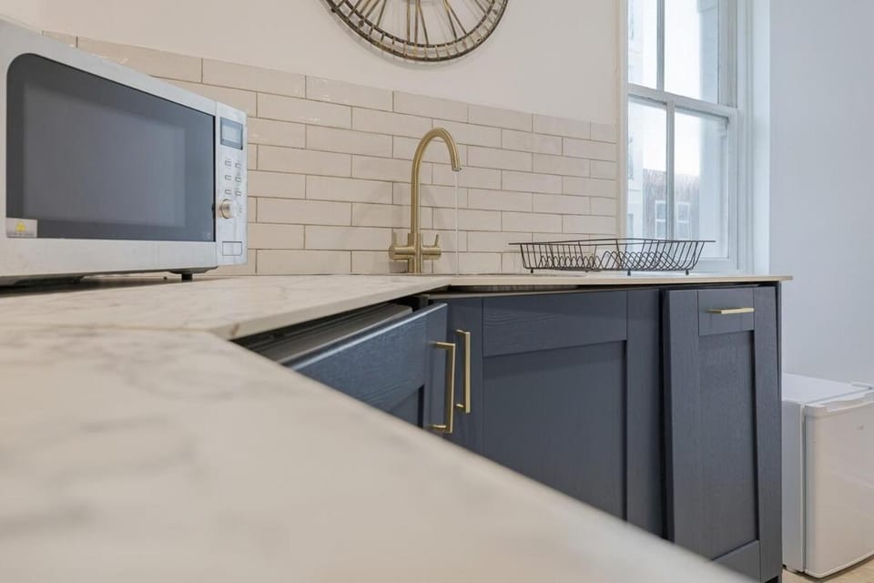 Central Brighton 2BR - Sleeps 5 - Near Seafront Apartment in Brighton
