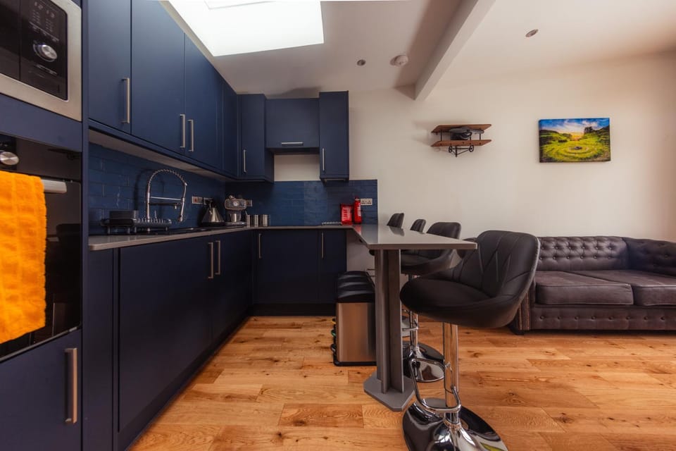 Luxurious 1BR House By FairyPools Waterfront Apartment in Scotland