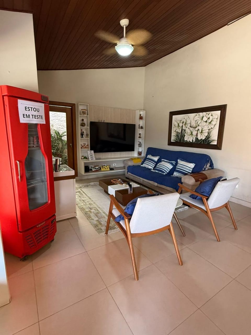 Seating area, fireplace