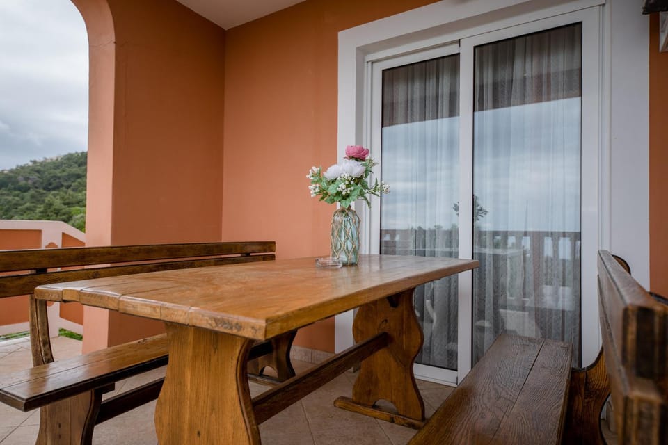 Apartments Šćerbe 3103 Apartment in Lika-Senj County