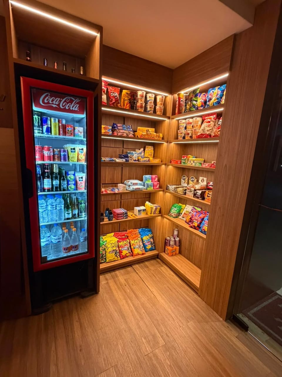 Food and drinks, vending machine