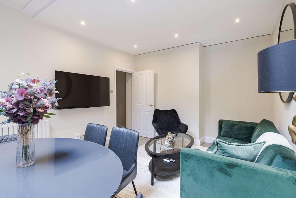 Postcard London Apartment in City of Westminster