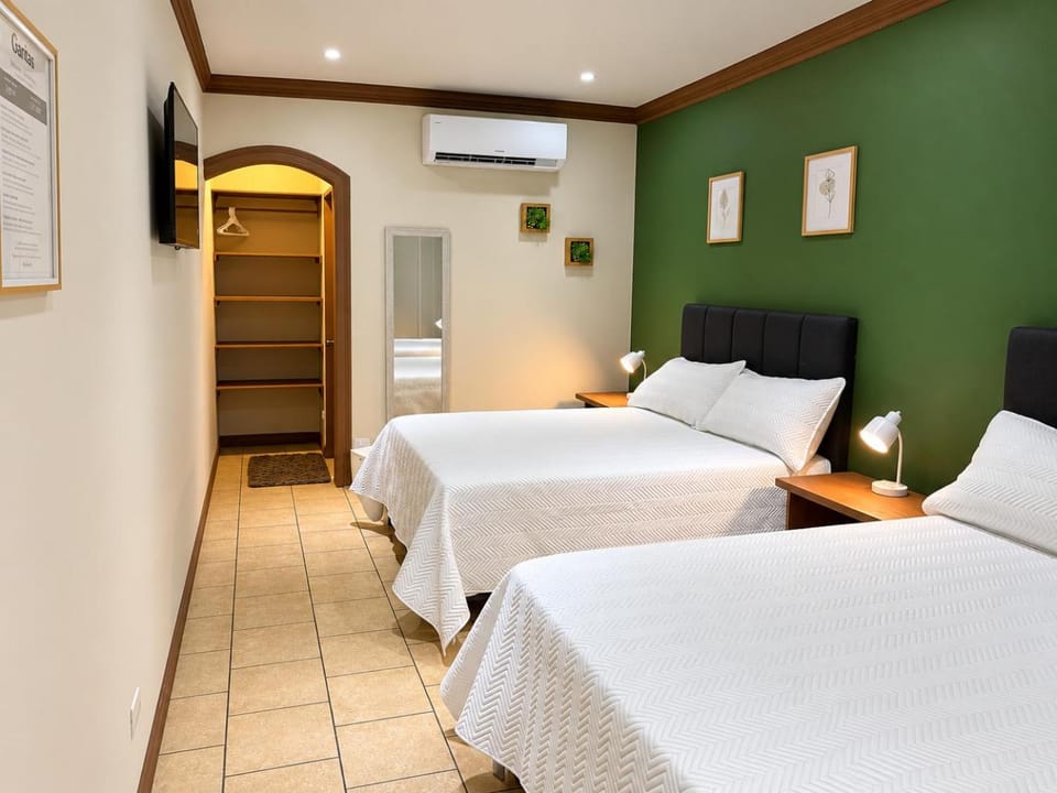 Bed, Photo of the whole room, Bedroom, air conditioner