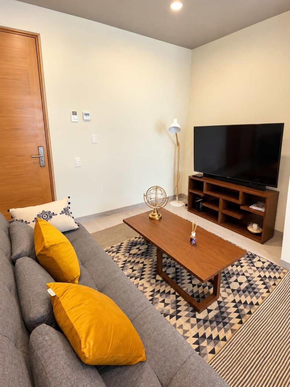 TV and multimedia, Living room, Seating area