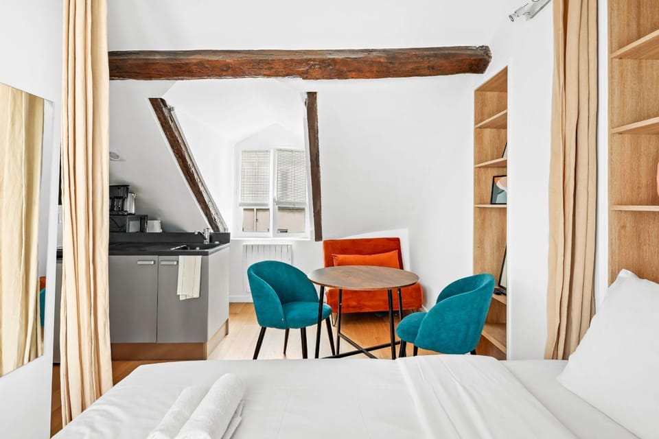 Studio avec une vue extraordinaire - Marais Apartment in Paris