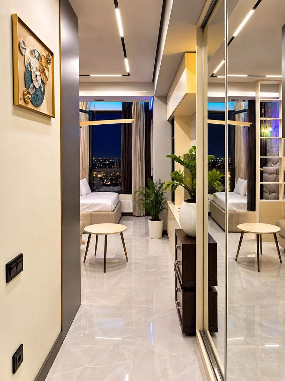 Panoramic city view 19th floor Modera tower Apartment in Europe