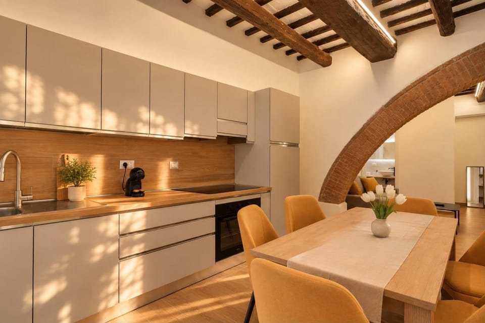 Elce - Historic Brick Arch 2BR & 2BA Apartment in Perugia