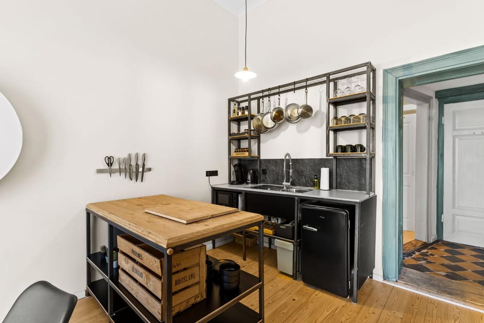 Kitchen or kitchenette, stove, stove, kitchen