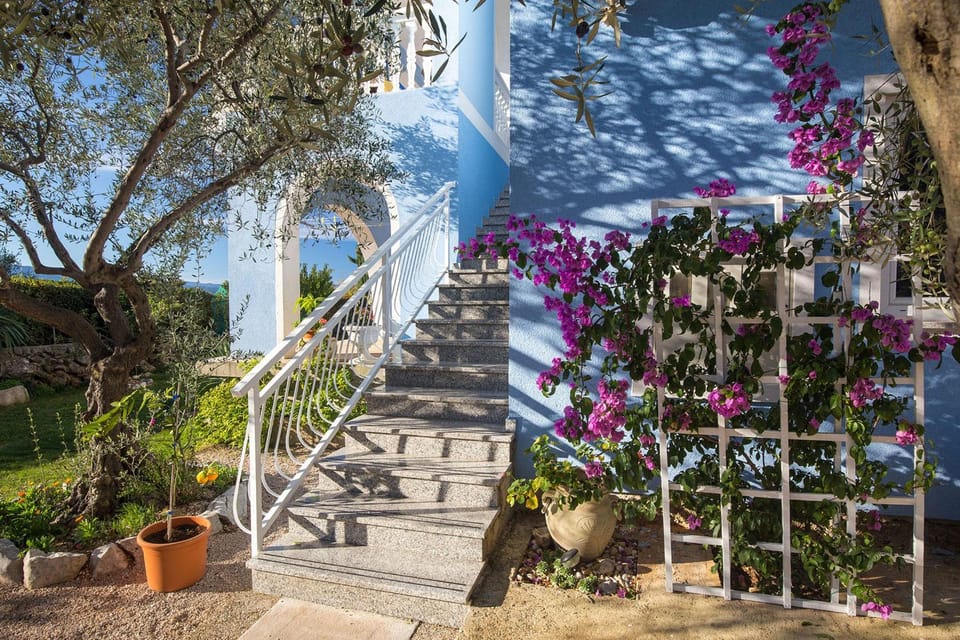Facade/entrance, Decorative detail