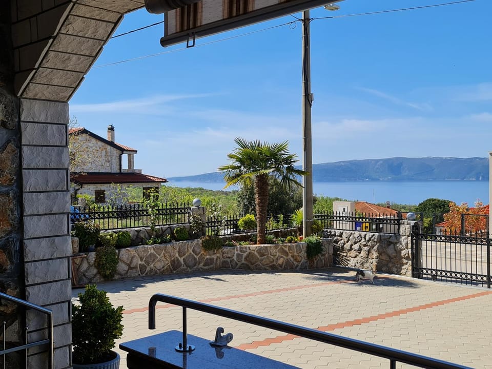 Patio, Sea view