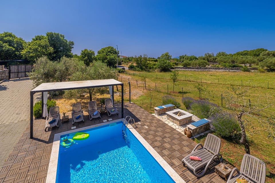 Natural landscape, Garden, Pool view, Swimming pool, sunbed