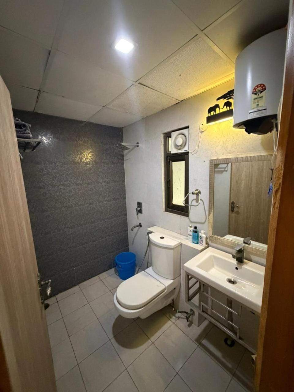Bansuri & Mayur is perfect homestay in Vrindavan Apartment in Uttar Pradesh