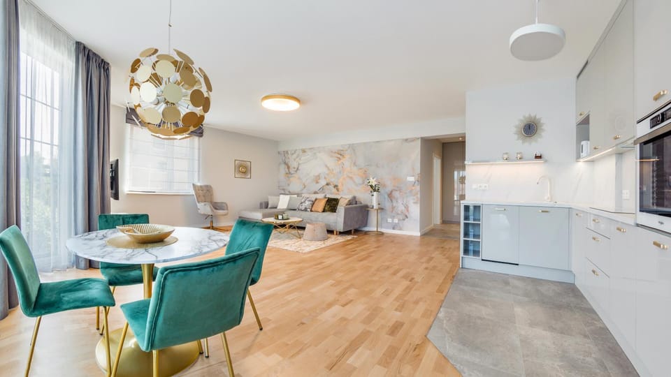 Kitchen or kitchenette, Living room, Seating area, Dining area