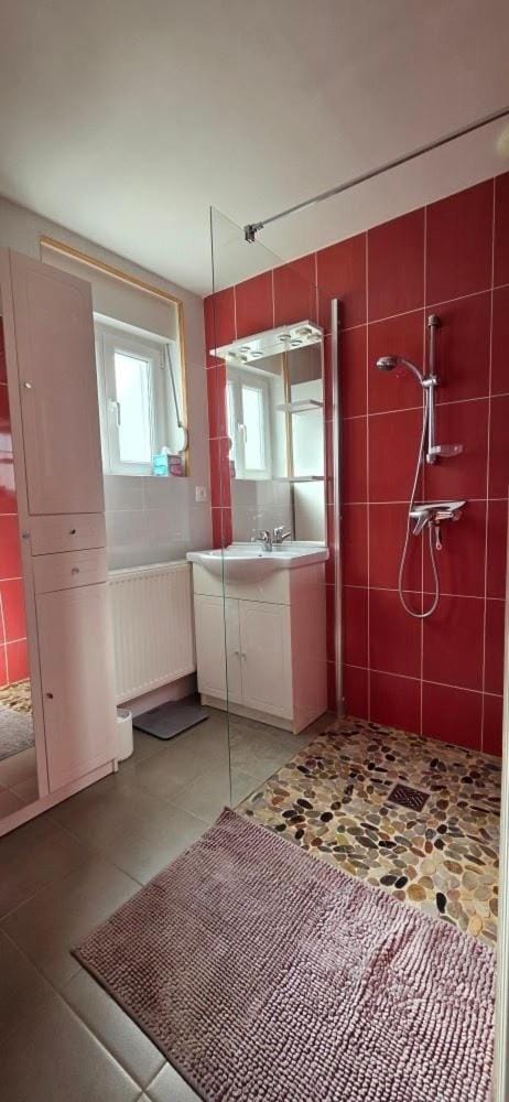 Shower, Bathroom