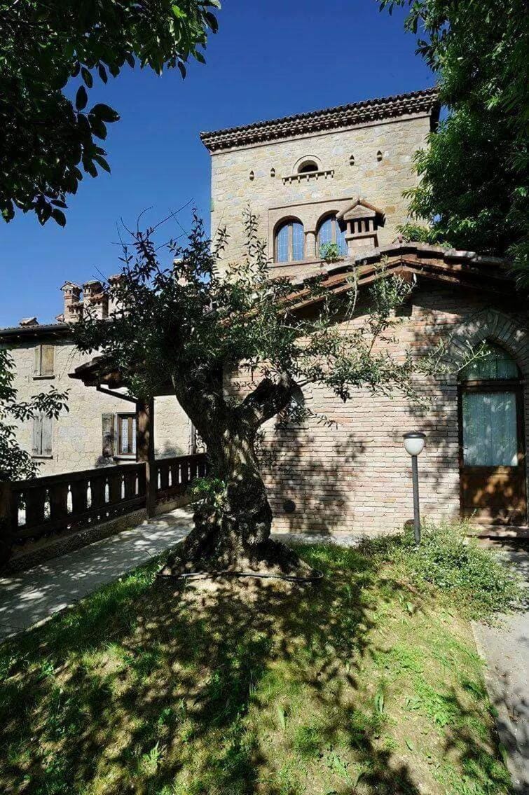 Agriturismo La Fenice Farm Stay in Emilia-Romagna