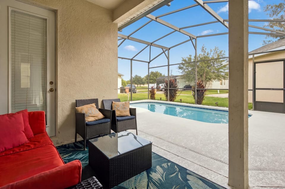 Lakeside Trafalgar Pool Home Themed Kids' Rooms House in Poinciana