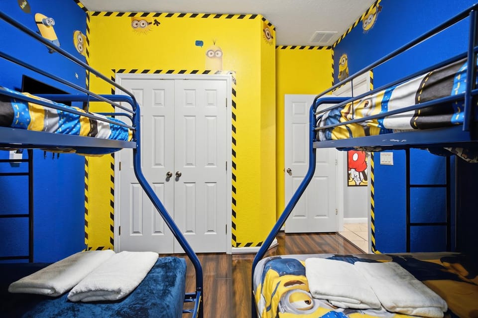 Lakeside Trafalgar Pool Home Themed Kids' Rooms House in Poinciana