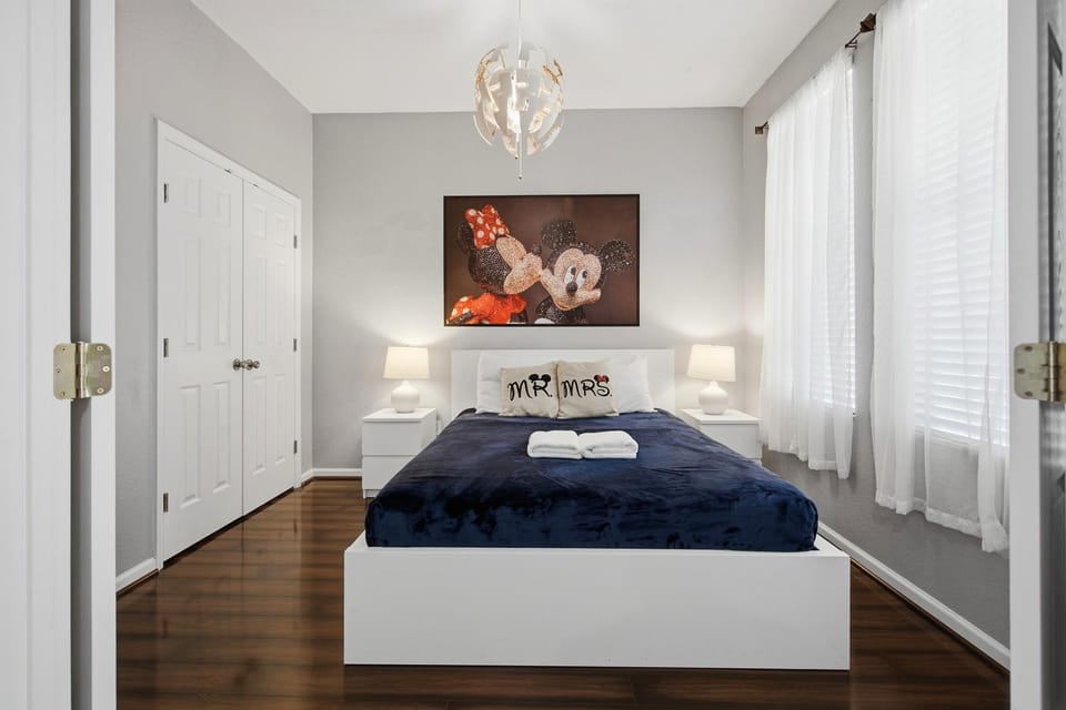 Lakeside Trafalgar Pool Home Themed Kids' Rooms House in Poinciana