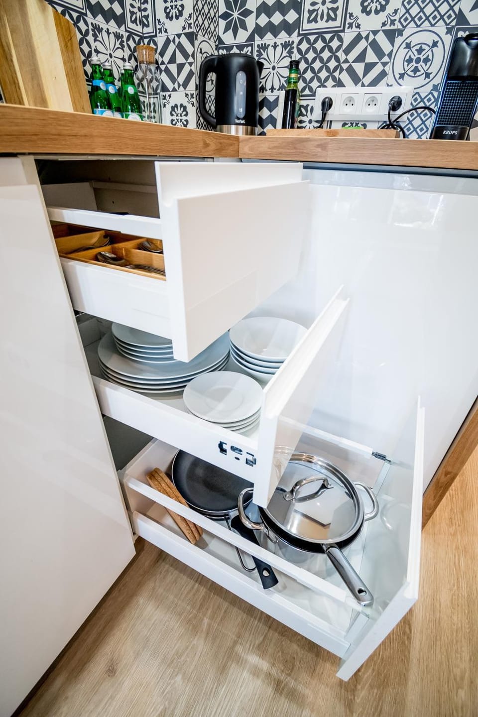 Kitchen or kitchenette, kitchen, kitchen