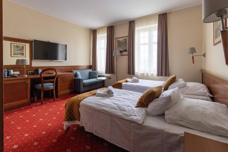 Bed, Living room, Bedroom