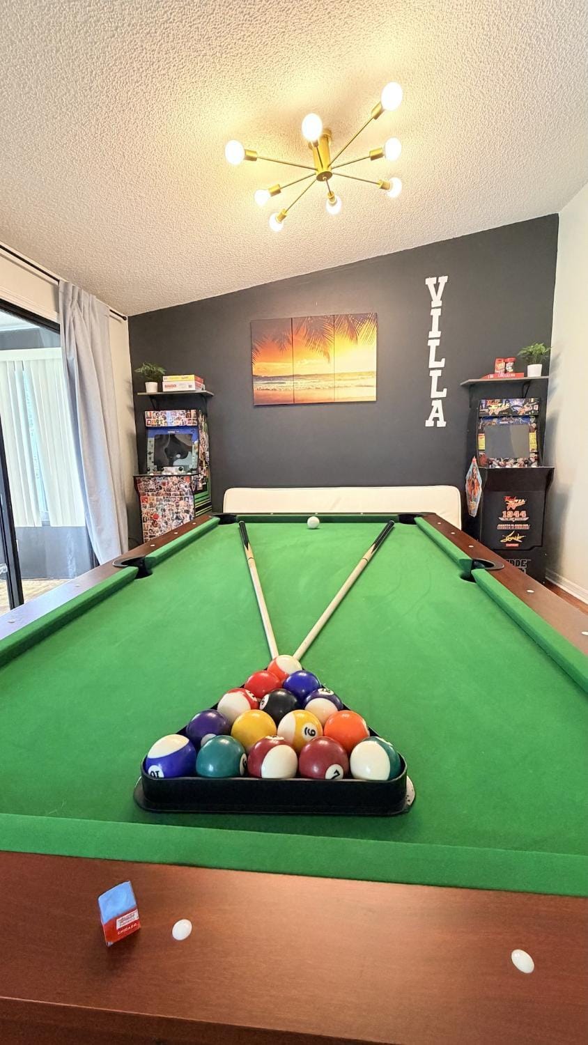 Billiard, Game Room