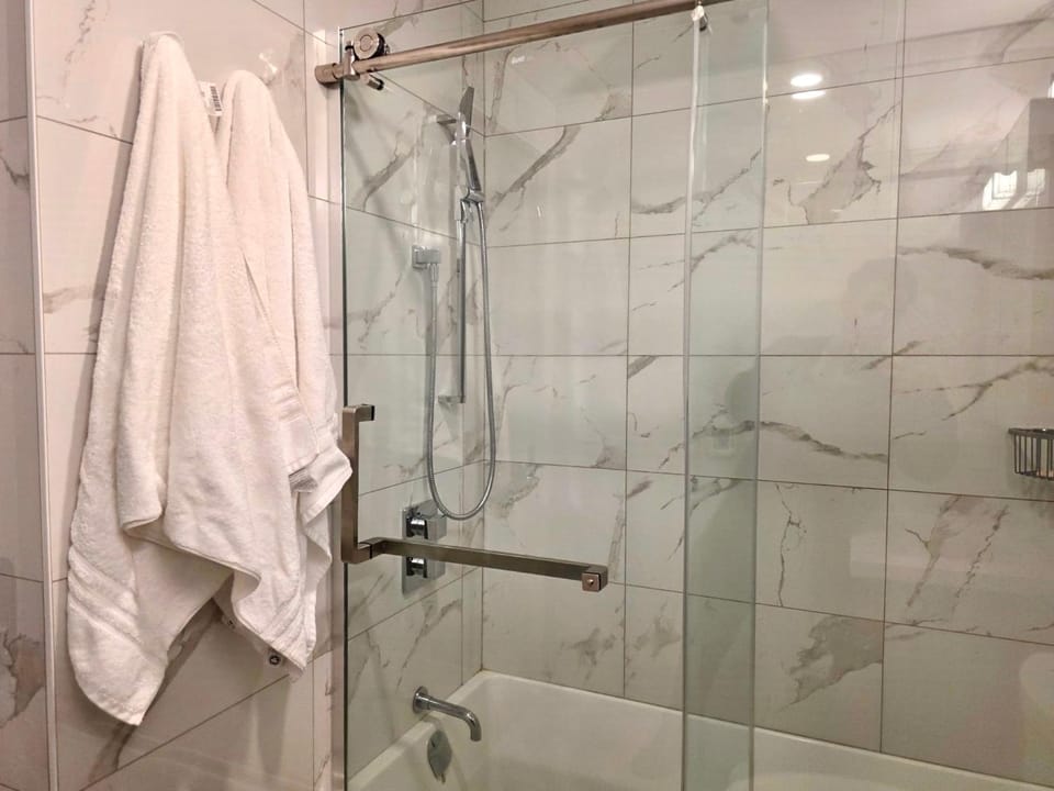 Shower, Bathroom, towels