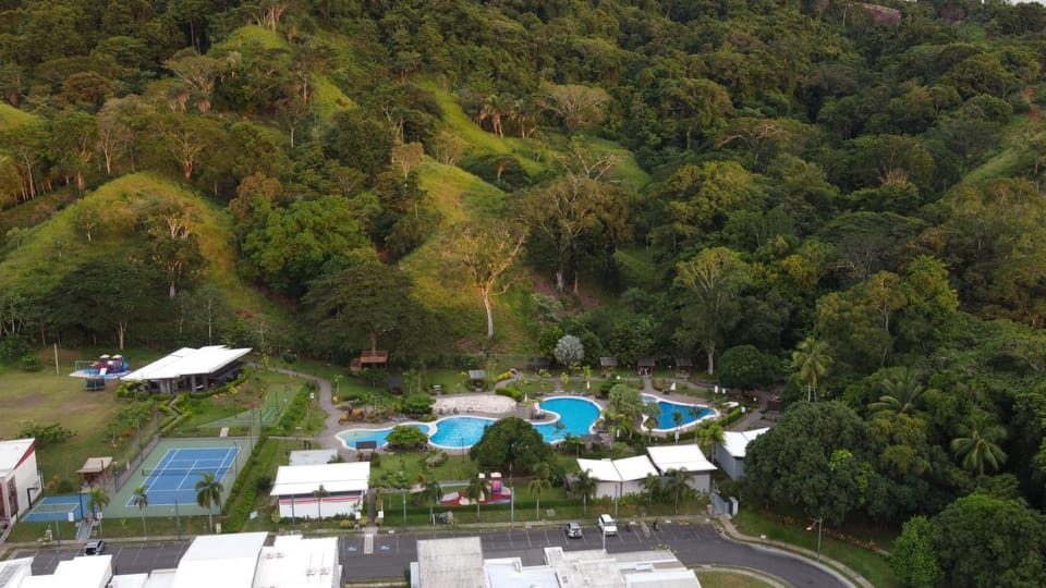 Bird's eye view, Tennis court, Swimming pool