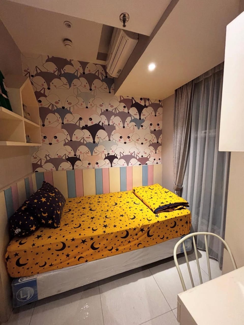 Bed, Photo of the whole room, Bedroom