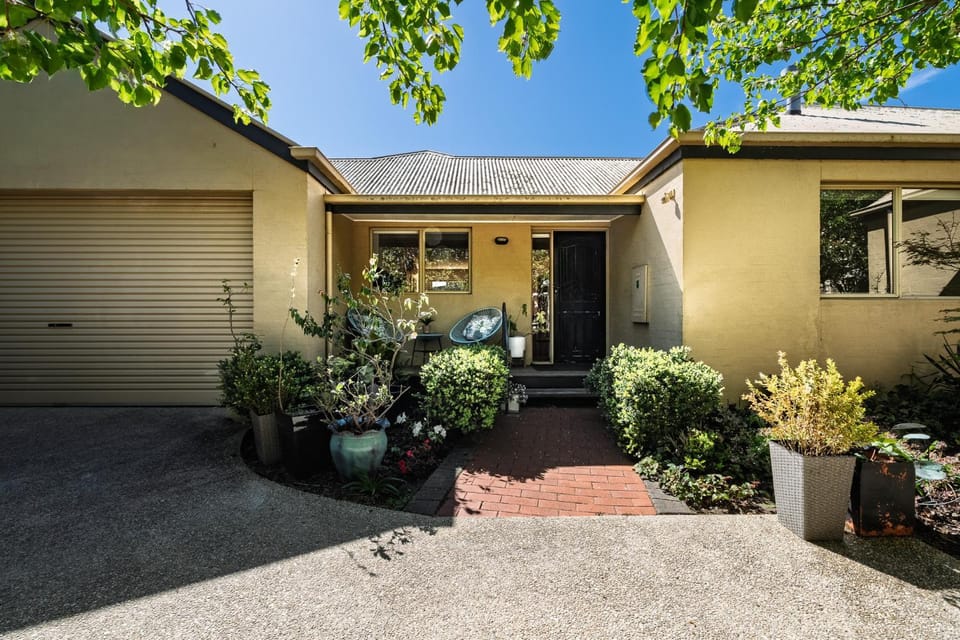 The Parade Retreat, Pet Friendly, Fireplace House in Ocean Grove