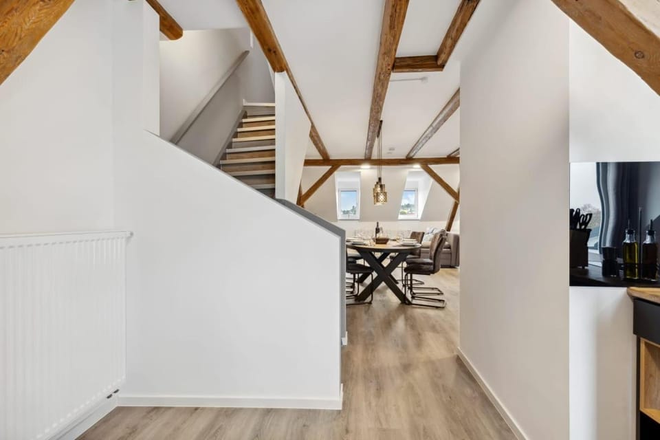 EasyStay Hof Apartment 130square metre Bahnof Zentral Apartment in Bavaria
