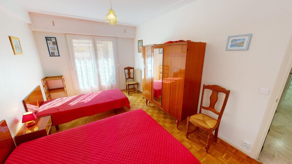81E - Agréable 2P plein centre Apartment in Menton