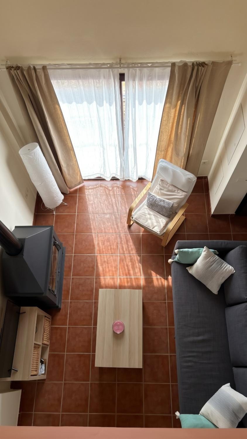 Seating area, fireplace