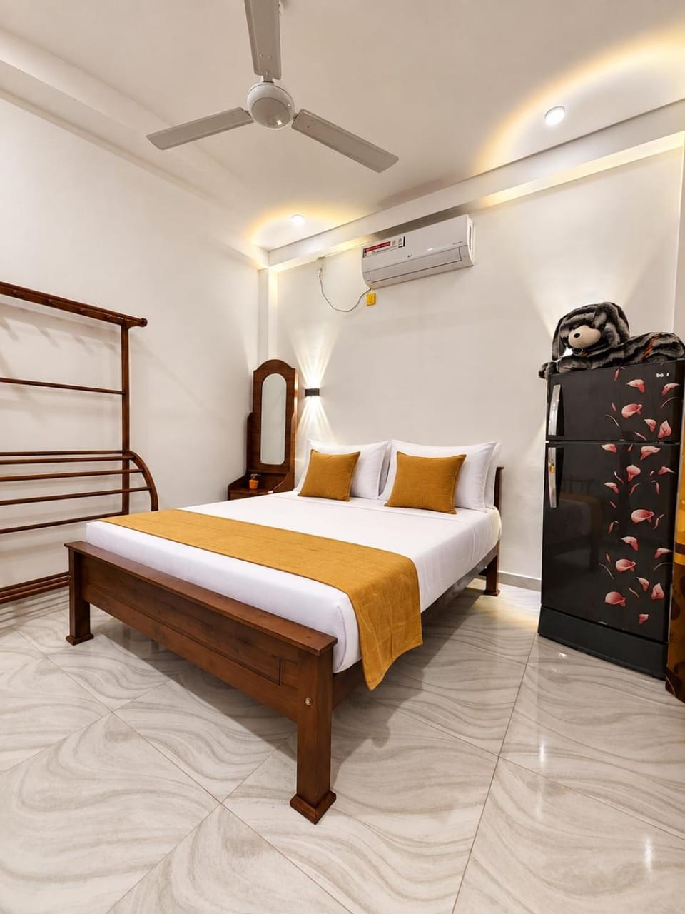 Bed, Photo of the whole room, Bedroom, wardrobe, air conditioner