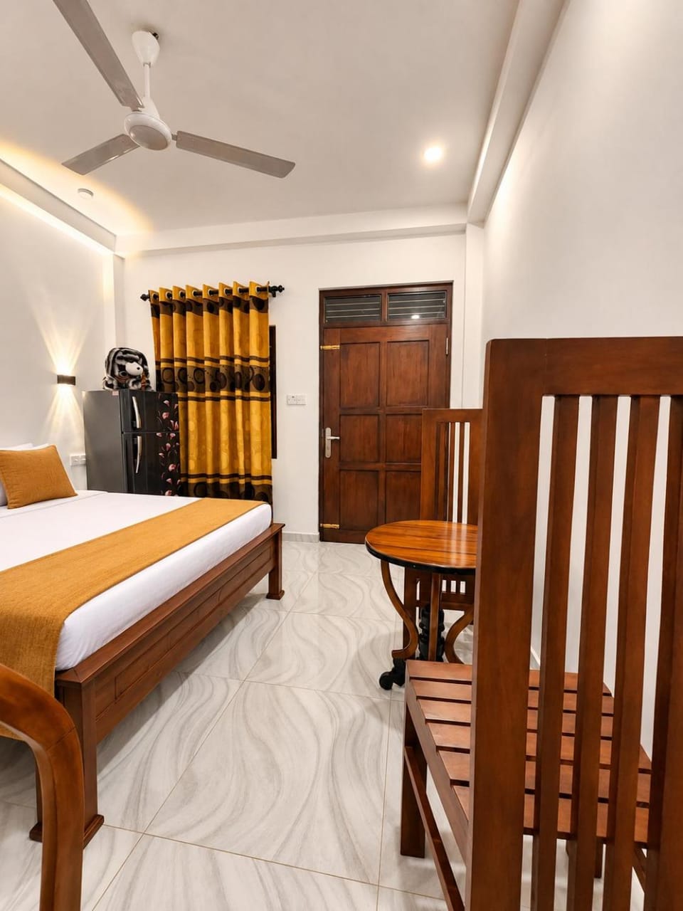 Bed, Photo of the whole room, Seating area, Bedroom, air conditioner