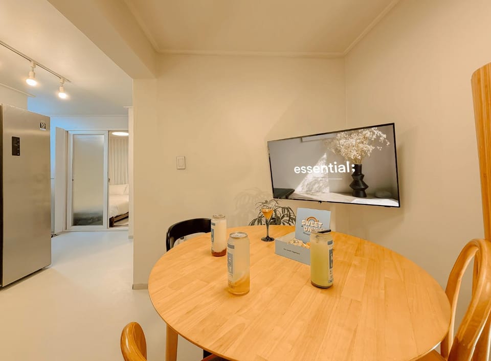 TV and multimedia, Kitchen or kitchenette, Dining area