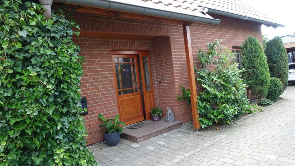 Zimmer mit Bad privat Neubrandenburg zentrum-strandnah Vacation rental in Neubrandenburg