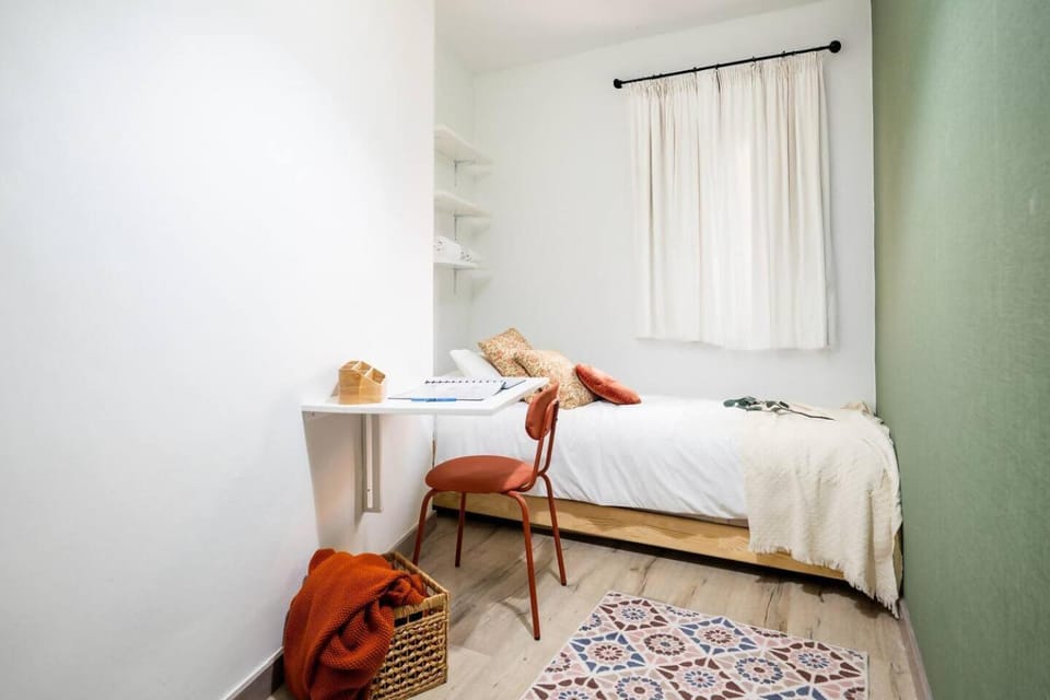 Casa Antonio 6 Pax Family Friendly Apartment in Zaragoza