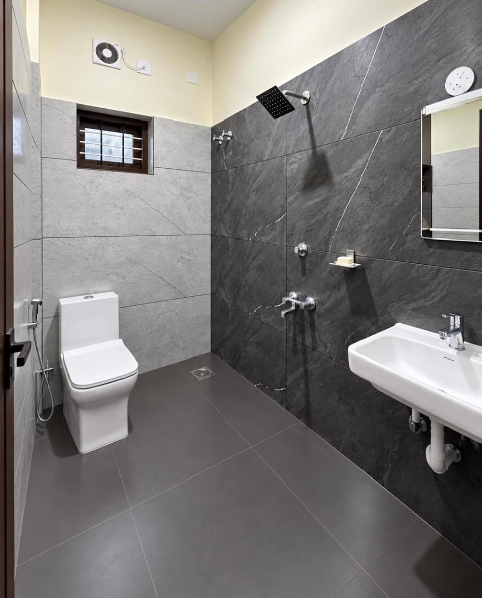 Mangatt ayurveda physiotherapy homestay Vacation rental in Varkala