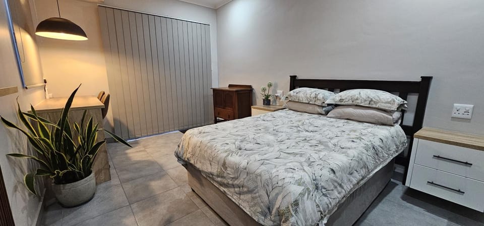 Quiet garden studio ideal for business, travel, private and work ready Apartment in KwaZulu-Natal