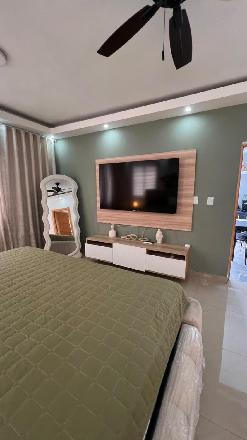 Photo of the whole room, Bedroom
