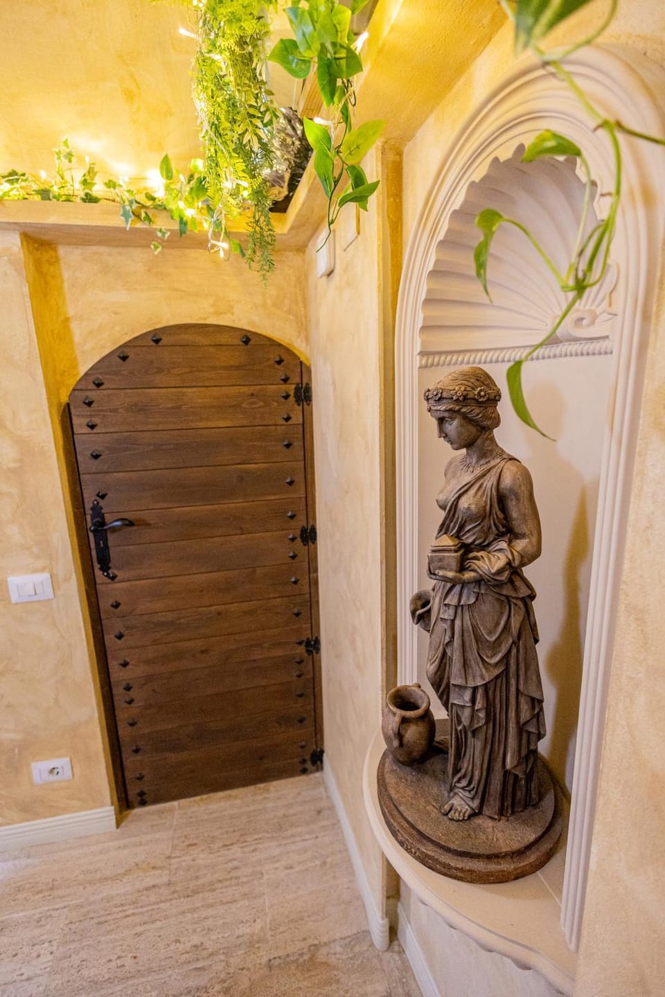Charming Private Underground Roman Retreat Self Check-In B Apartment in Rome